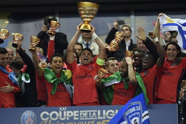 Le PSG vainqueur de la Coupe de la Ligue 2015.