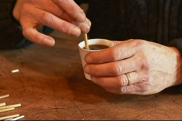 La paille de seigle remplaçante de la touillette en plastique, pour le bien de l'environnement