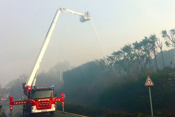 Ce matin 80 pompiers sont encore sur place