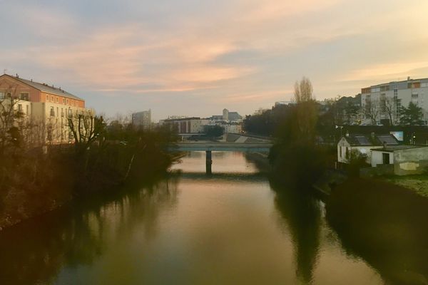 Le Mans - Rivière la Sarthe ce matin 