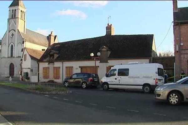 Samedi vers 8h30, les pompiers on découvert les corps d'une mère et de sa fille dans deux chambres différentes, à l'étage d'une maison où ils intervenaient pour combattre un incendie.
