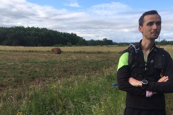 Jérôme Bréant est parti de son village de Cazères, en Haute-Garonne, pour rallier la place du Capitole à Toulouse : 60 kilomètres en courant pour décrocher un stage !