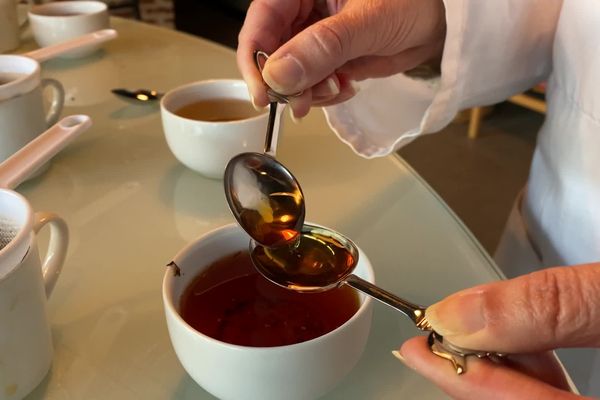 Inspiré du traditionnel pudding de noël anglais, le "thé de noël” est un bestseller : il s’en écoule entre douze et quinze tonnes par an.