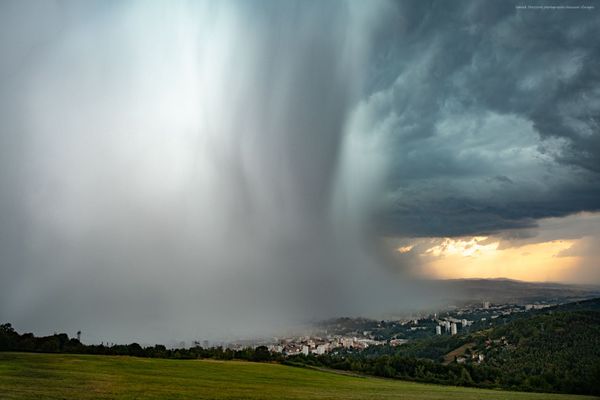 Mur de grêle impressionnant ce mardi 21 juillet en plein centre ville de Saint Etienne