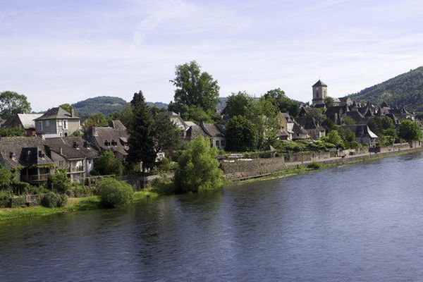 La ville d'Argentat fait partie des lieux à photographier.  