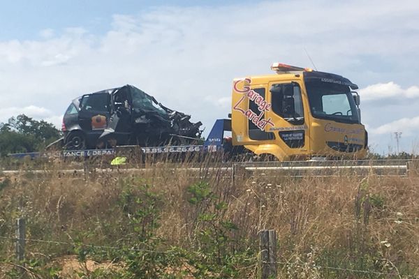 L'état de la voiture accidentée à Charolles, témoigne de la violence du choc.