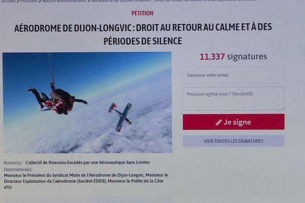 La pétition mise en ligne par le Collectif de Riverains Excédés par une Aéronautiques Sans Limites a été reçu plus de 10 000 signatures en trois jours.