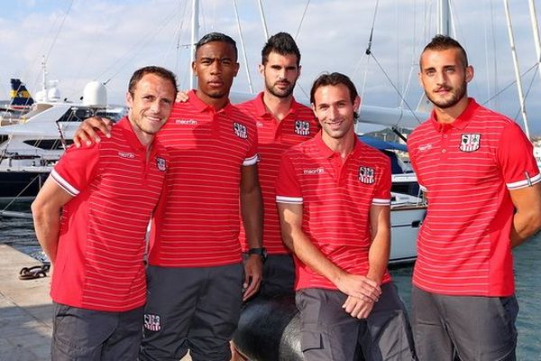 Les cinq recrues acéistes sur le port d'Ajaccio le jour de la présentation du maillot 2013-2014