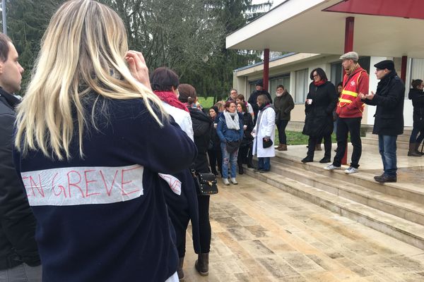 Le personnel en grève à Jury 