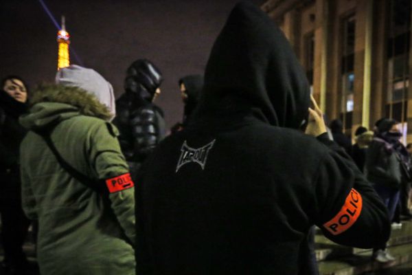 La quatrième manifestation nocturne des policiers, esplanade du Trocadéro, à Paris.