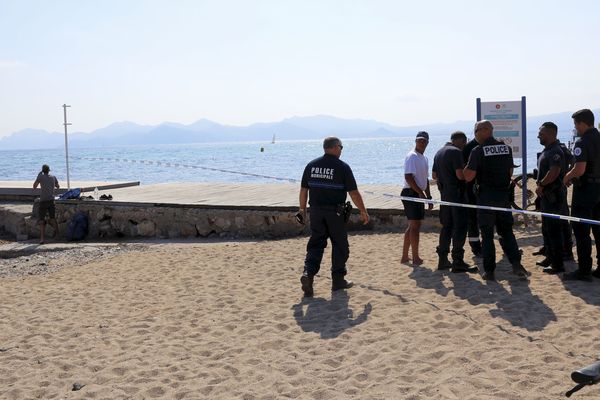 Un obus de la Seconde guerre mondiale a été découvert le 10 juillet, à Cannes, au large du Palm Beach