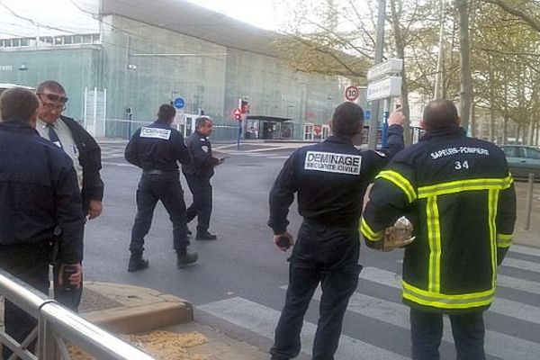 Montpellier - alerte aux colis suspects. Le site est évacué. Les démineurs sont sur place - 31 mars 3014.