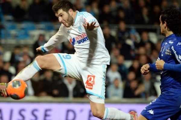 08/02/14 - La défense bastiaise n'a rien pu faire contre l'attaque marseillaise emmenée ici par Andre-Pierre Gignac