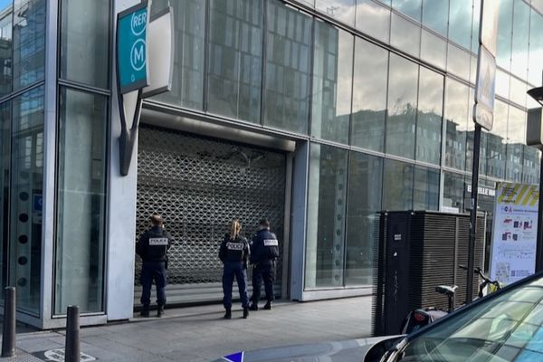 Un important dispositif policier a été mis en place dans le quartier ce mardi matin.