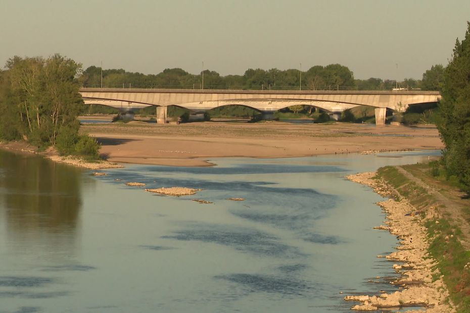 Threats to Drinking Water Supply: The Impact of Drought and Sedimentation in Nantes