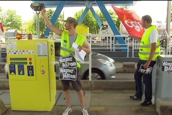 Le péage de Taissy gratuit suite à la manifestation des salariés Rémois de l'entreprise ODCF-Wayne Dalton.