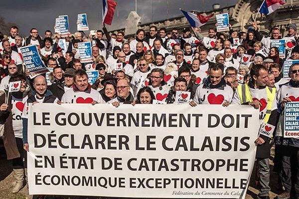 Manif à Paris de commerçants calaisiens le 7 mars 2016.