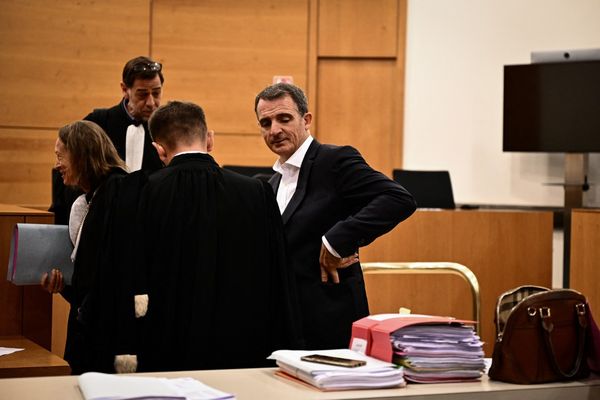 Le maire de Grenoble, Eric Piolle, photographié au tribunal correctionnel de Valence le 26 septembre 2022.