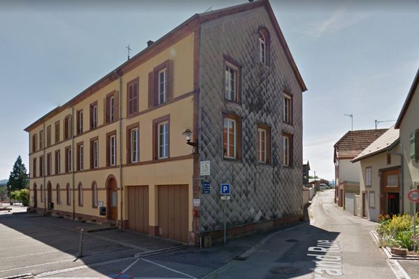 L'école des Fontaine de Saâles, dans la haute vallée de la Bruche, souffre d'un manque de moyens selon les parents d'élèves.