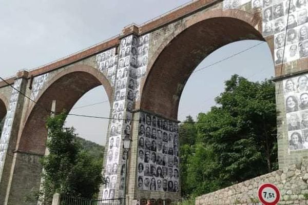 Des posters des habitants seront affichés à Tende et Saint-Dalmas-de-Tende dans les Alpes-Maritimes. Une exposition en extérieur et éphémère, menée par deux habitantes et le collège de la vallée sous la houlette du street-artist JR.