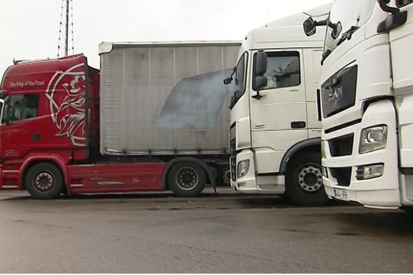 Des contrôles de poids lourds ont été organisés ce mardi sur la RN10 à Bédenac dans le sud de la Charente-Maritime.