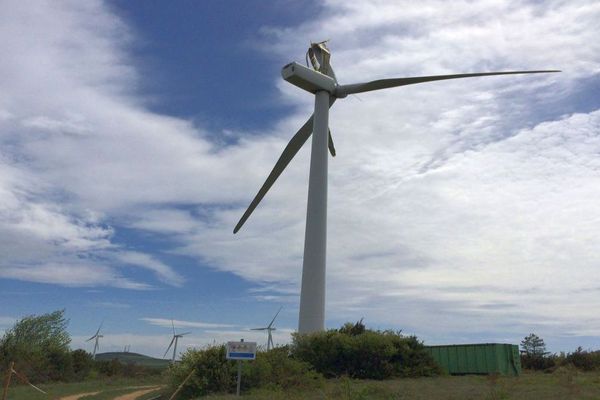 Dio-et-Valquières (Hérault) - la pale d'une éolienne se brise sous l'effet d'un vent violent - 3 mai 2018.