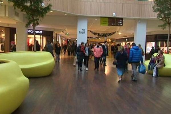 Pas le grand rush au centre commercial de la place des Halles