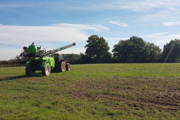 Les agriculteurs de l'Allier pulvérisent entre 100 et 200 tonnes par an de glyphosate. 