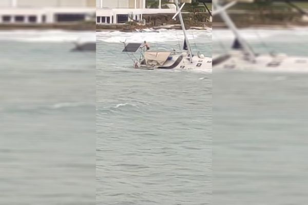 Ce lundi 23 octobre, un homme sur son bateau l'a échappé belle. Alors que le vent se levait sur le Cap d'Antibes, son bateau, un voilier est parti à la dérive.