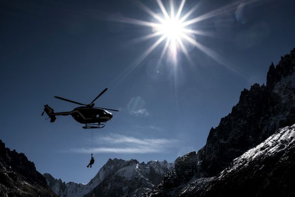 Les secouristes du PGHM de Chamonix n'ont rien pu faire pour les deux hommes, découverts morts dans le couloir de la Chorde, dans le massif des Aiguilles Rouges. Photo d'illustration