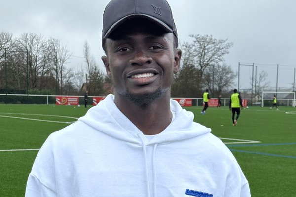 16/12/2024. La star internationale Sadio Mané, propriétaire du Bourges FC, en visite dans son club.