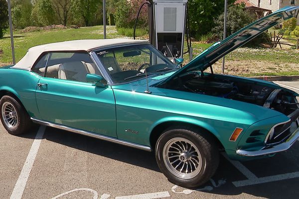 Les déclinaisons de la Ford Mustang sont presque infinies, à l'image de cette version cabriolet.