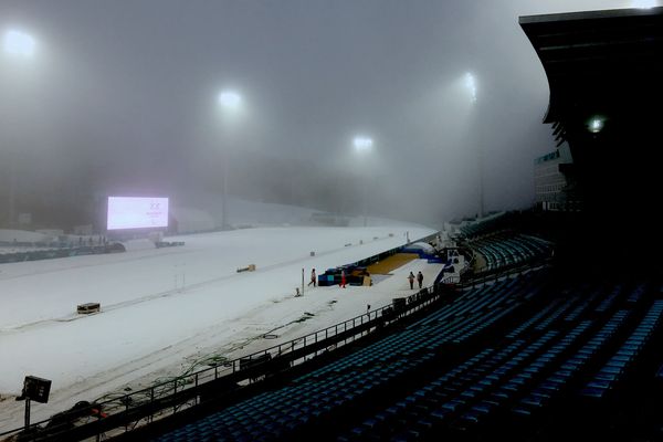 24h à peine après la fin des épreuves de biathlon, le stade est déjà démonté. Photo : F. Menestret