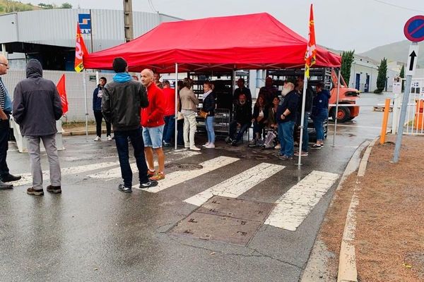 Viviez (Aveyron) : les salariés en grève bloquent l'usine SAM