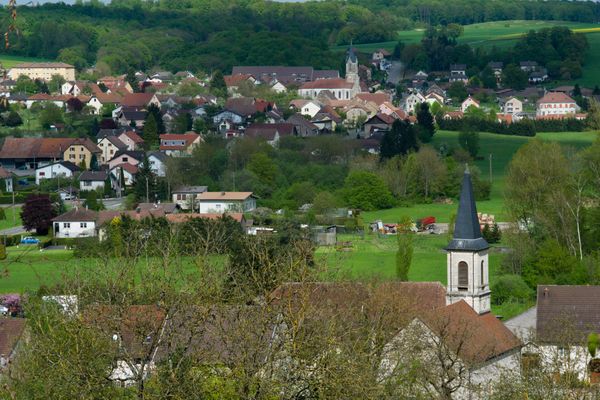 Qui est élu député dans le Doubs ? Découvrez les résultats du second tour des élections législatives 2022 dans ce département.