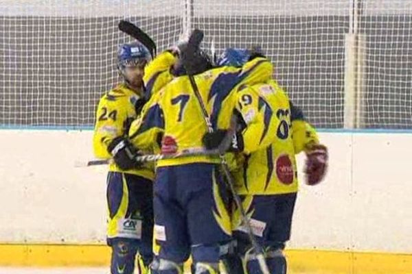 Les Taureaux de Feu dominent Compiègne hier soir à la patinoire des Casseaux de Limoges