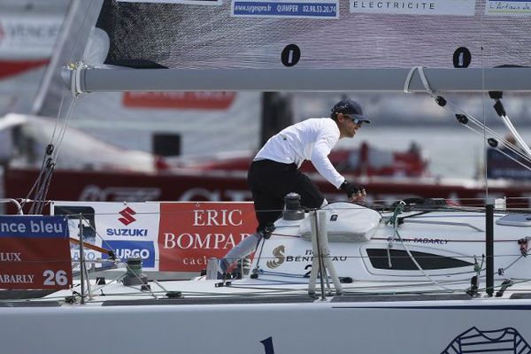 Erwan Tabarly (5ème au classement provisoire) sur son "Armor Lux" le 19 juin 2016 (Solitaire du Figaro)