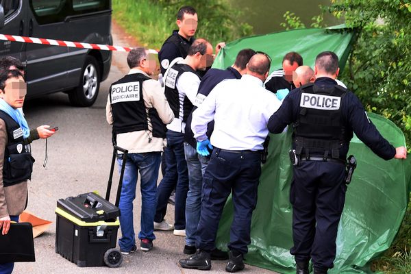 Lors de la découverte de la première jambe dans le canal