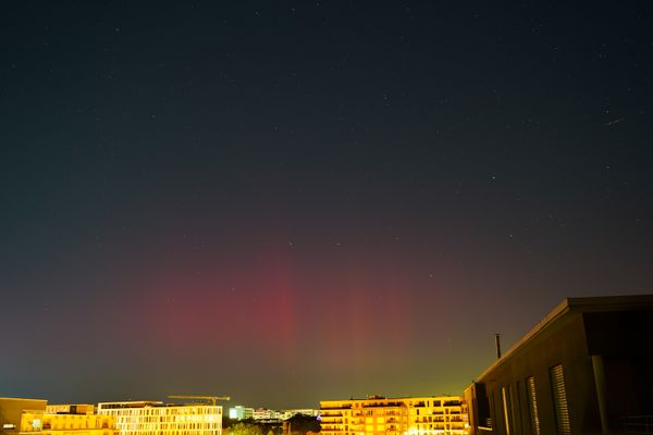 Une aurore boréale a été aperçue dans le ciel de Karlsruhe, en Allemagne, dans la nuit du dimanche 24 au lundi 25 septembre 2023.