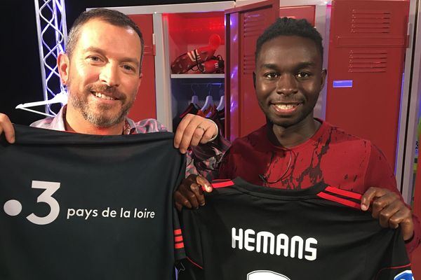 Le ghanéen Issac Hemans, joueur du SO Cholet invité d' #USBFOOT au côté d'Anthony Brulez  