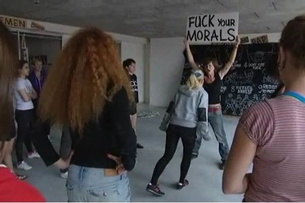 Dans leur nouveau QG de Clichy, les Femen forment des militantes venues de toute l'Europe.