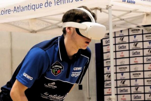 Antonin Landreau, en 2022, lors de la première édition des championnats de France de PingVR