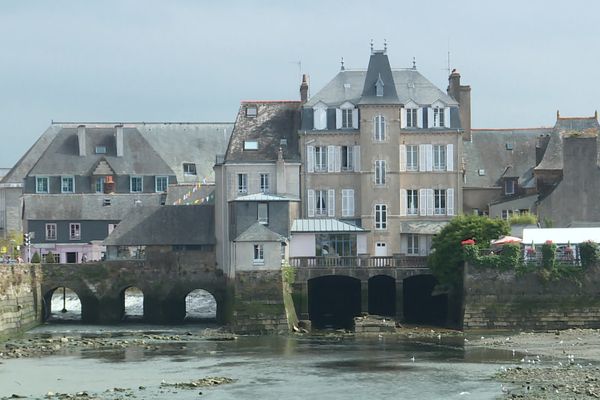 La construction du pont habité de Rohan à Landerneau date des années 1510.