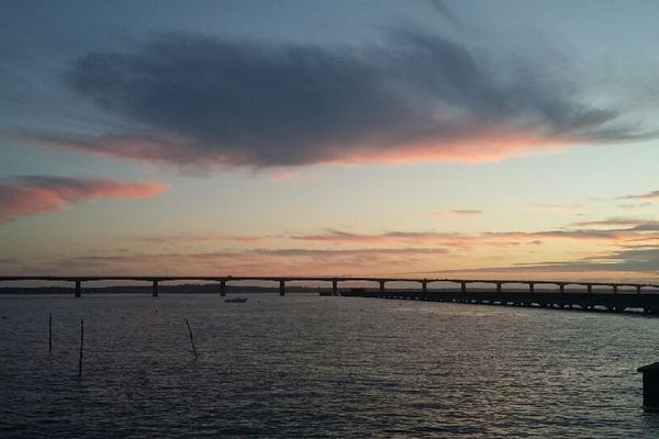 Coucher de soleil sur le pont d'Oléron