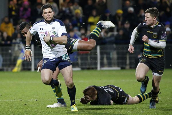 Deux minutes avant la fin du match, Rémy Grosso inscrit le septième essai pour l'ASM contre les Saints. Victoire pour l'ASM 48 à 40 dans cette cinquième journée de Challenge cup.