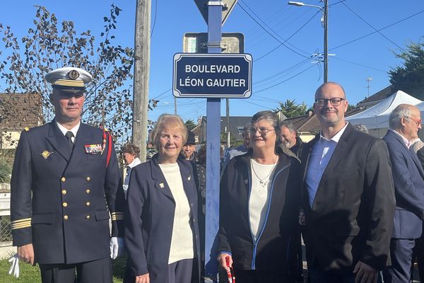 Pour l'inauguration du boulevard Léon Gautier, des enfants et petits-enfants du vétéran étaient présents.