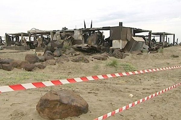 Cap d'Agde (Hérault) - le Lézard beach, totalement détruit après un incendie - 26 avril 2013.