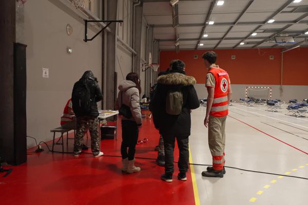 La préfecture de la Somme annonce l'ouverture de 50 nouvelles places d'hébergement d'urgence pour les familles, dans trois municipalité du département.