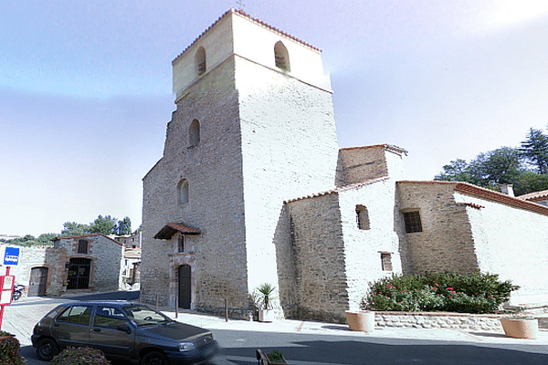 Finestret (Pyrénées-Orientales) - la place du village - archives