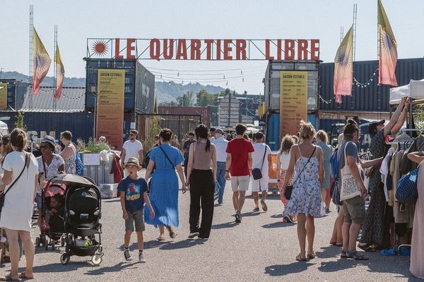 Pour lutter contre l'inflation et encourager les Rouennais à sortir, le Quartier Libre, lieu culturel et social, baisse drastiquement les prix de ses boissons et de ses soirées à partir du 13 octobre 2023.